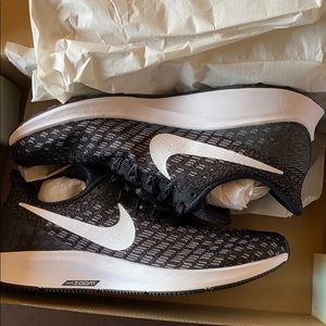 Nike Zoom Tennis Shoes